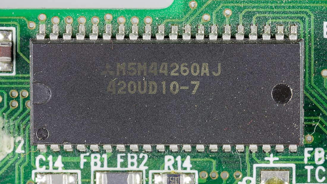 File:Laptop Acrobat Model NBD 486C, Type DXh2 - Mitsubishi M5M44260AJ on motherboard-1810.jpg