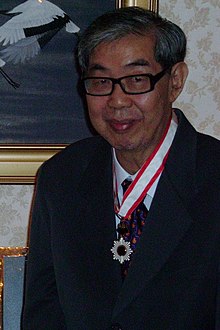 Li Poh Ping, Quyosh ko'tarilish marosimi ordeni.jpg
