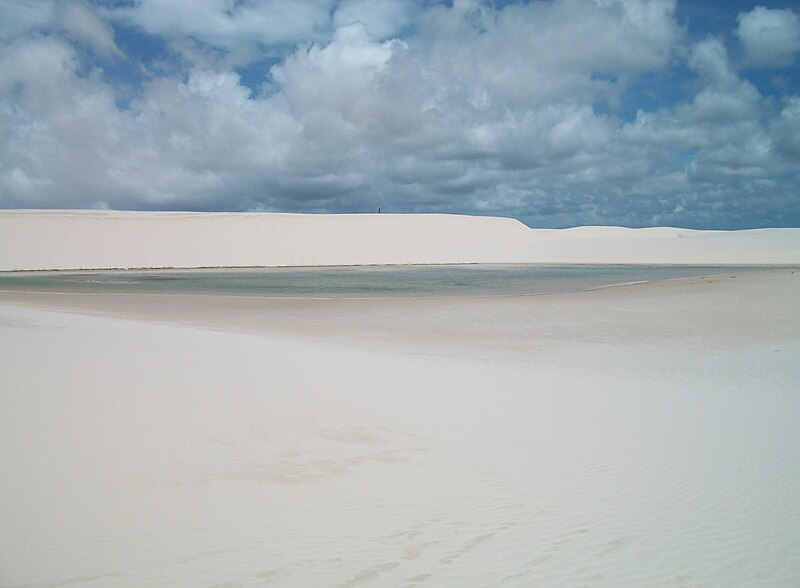 File:Lençois Maranhenses (duna e lagoa).jpg