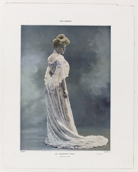 File:Les Modes, 1903 Mlle Gilberte Sergy Robe du soir, RP-P-2009-3810.jpg