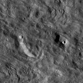 Lewis (crater) lunar crater