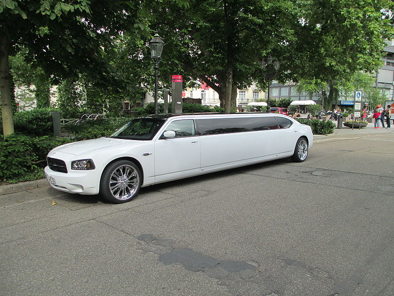 File:Limousine in Baden-Baden.JPG