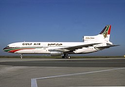 En Lockheed L-1011 TriStar fra Gulf Air på Charles de Gaulle internasjonale lufthavn i 1986.