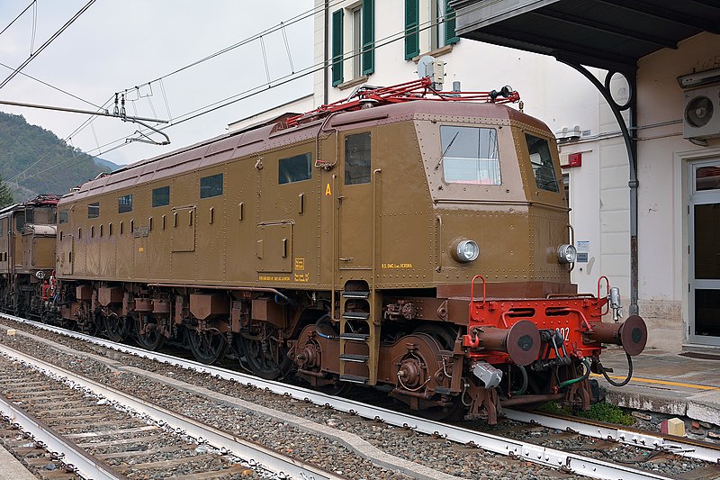 File:Locomotiva FS E.428.202.jpg