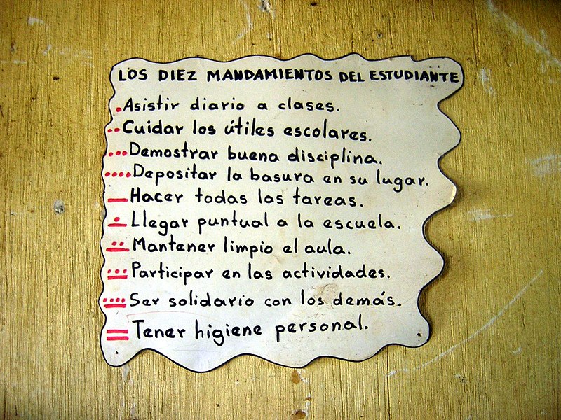 File:Los diez mandamientos del Estudiante.JPG