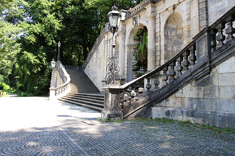 File:München - Prinzregent-Luitpold-Terrasse.jpg