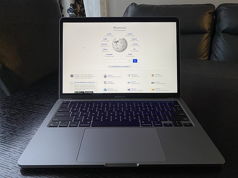 File:MacBook Pro 13 (M1, 2020).jpg