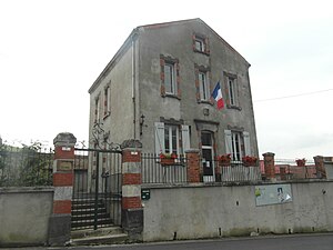 Mairie de Saint-Yvoine (63).jpg