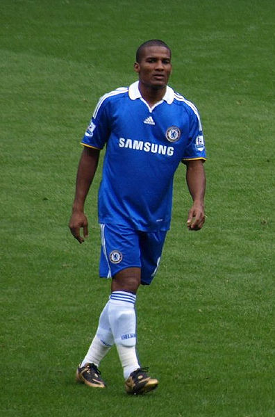 Malouda with Chelsea in 2008
