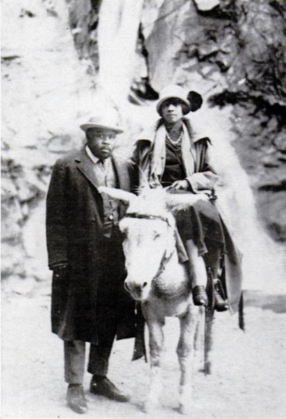 File:Marcus Garvey with Amy Jacques Garvey, 1922.png