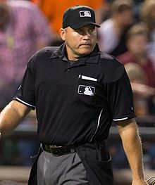 Umpire (baseball) - Wikipedia