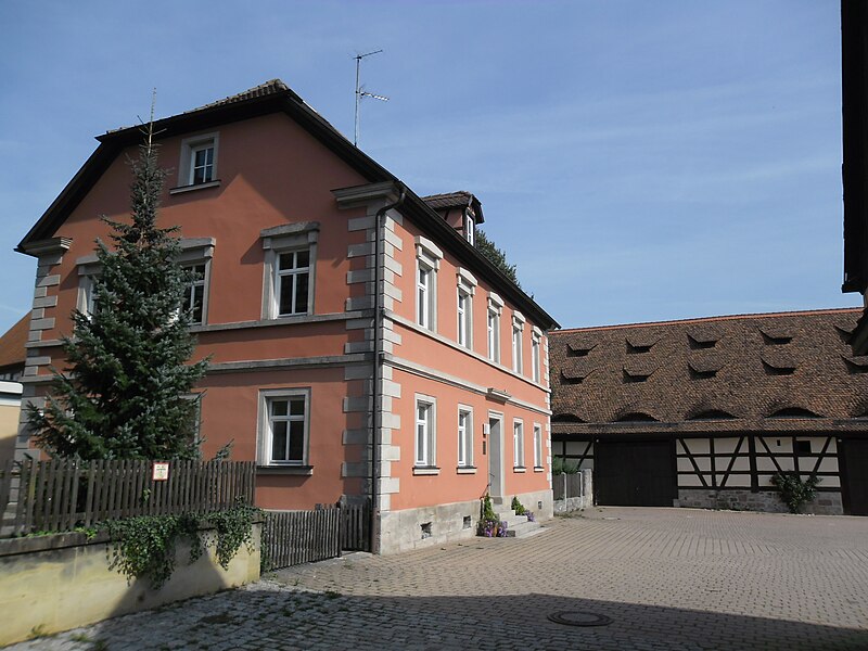 File:Marktplatz und Hauptstraße Neuhof an der Zenn 09.JPG