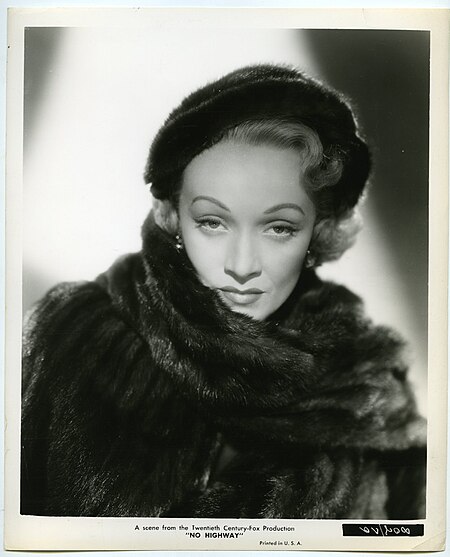 Tập tin:Marlene Dietrich in No Highway (1951).jpg