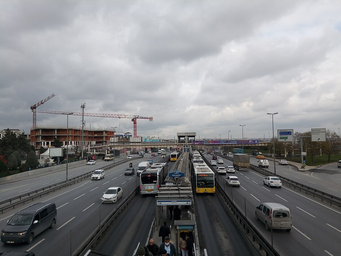 Sefaköy Metrobüs İstasyonu