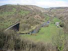 Monsal Kepala - View dari Jembatan dan Sungai Wye - geograph.org.inggris - 756604.jpg