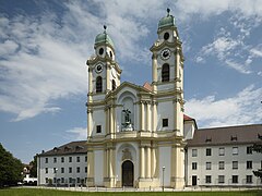 Iglesia de San Miguel, en Berg am Laim (1735-1751)