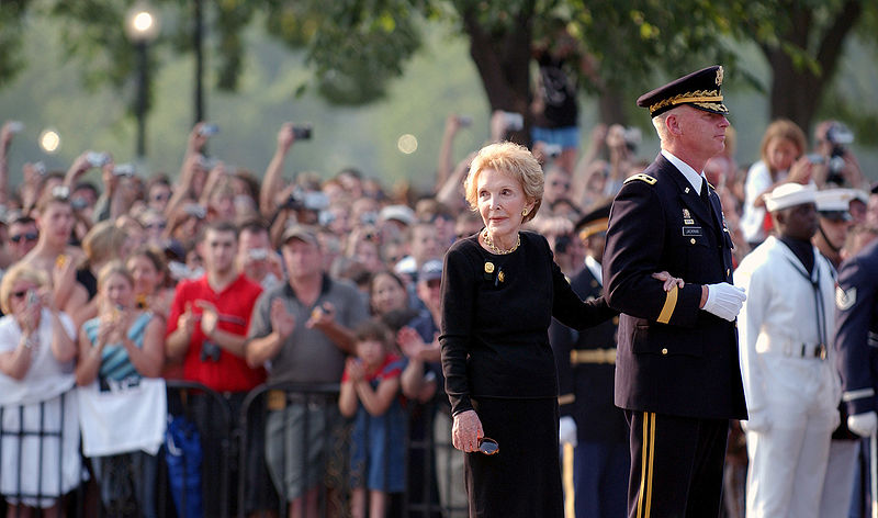 File:Nancy Reagan applauded at Constitution Avenue.jpg