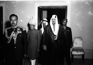 عبدالعزيز دام سعود حكم الملك بن كم عام