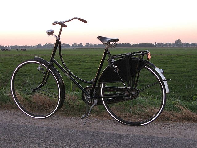 The Dutch omafiets is a ladies' roadster of classic design