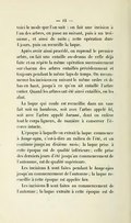 voici le mode que l’on suit : on fait une incision à l’un des arbres, on passe au suivant, puis à un troisième, et ainsi de suite ; cette opération dure 4 jours, puis on recueille la laque. Après avoir ainsi procédé, on reprend le premier arbre, on fait une entaille au-dessus de celle déjà faite et on répète la même opération successivement sur chacun des arbres entaillés précédemment et toujours pendant le même laps de temps. On recommence les incisions en suivant le même ordre et de bas en haut, jusqu’à ce qu’on ait entaillé l’arbre entier. Quand les arbres ont été ainsi entaillés, on les abat. La laque qui coule est recueillie dans un vase fait soit en bambous, soit avec l’arbre appelé hô, soit avec l’arbre appelé kurumi, dont on enlève tout le corps ligneux, de manière à conserver l’écorce intacte. L’époque à laquelle on extrait la laque commence à hange-syau, c’est-à-dire au milieu de l’été, et on continue jusqu’au dixième mois ; la laque prise à cette époque est de qualité inférieure ; celle prise des derniers jours d’été jusqu’au commencement de l’automne, est de qualité supérieure. Les incisions A sont faites pendant le hange-syau jusqu’au commencement de l’automne ; la laque recueillie à cette époque est appelée hen. Les incisions B sont faites au commencement de l’automne ; la laque extraite à cette époque est de