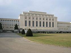 Дворецът на нациите в Женева, построен между 1929 и 1938 г. за седалище на Обществото на народите, зает днес от Службата на ООН в Женева