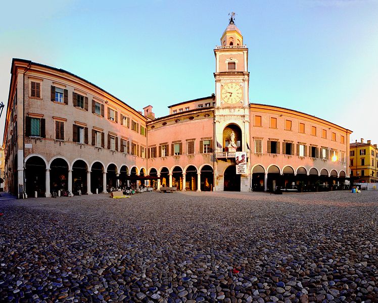 File:Palazzo Comunale di Modena.jpg