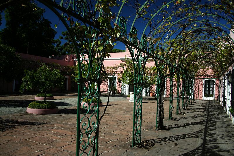 File:Patio interno del Palacio San Jose 2.jpg