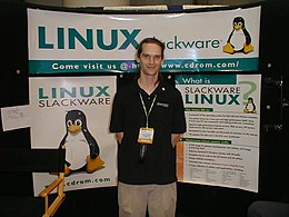 Patrick Volkerding at Linuxworld 2000 in New York City.jpg