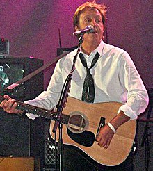 Paul McCartney, autore ed esecutore del brano (foto del 2007)