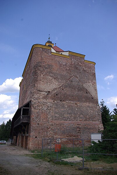 File:Peitz Festungsturm.jpg