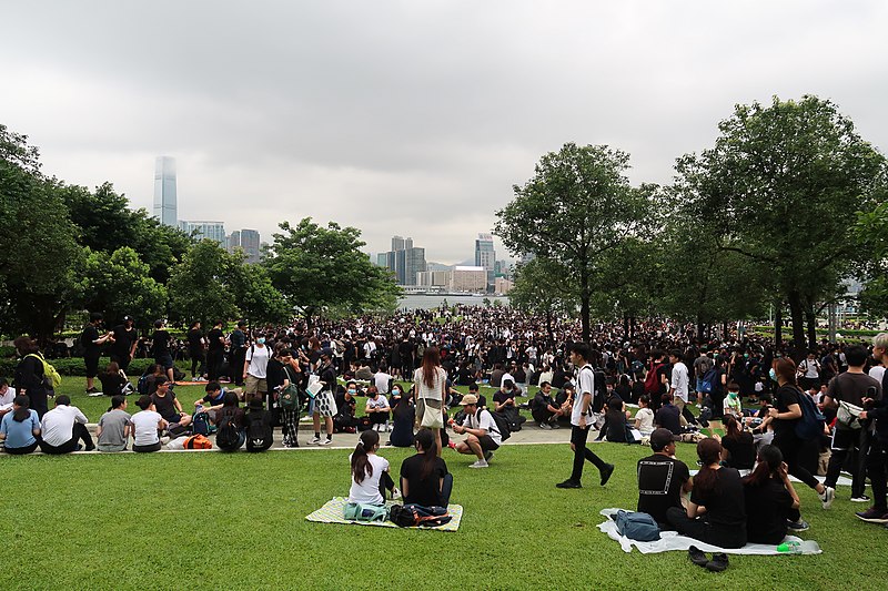 File:People in Tamar Park 20190612.jpg