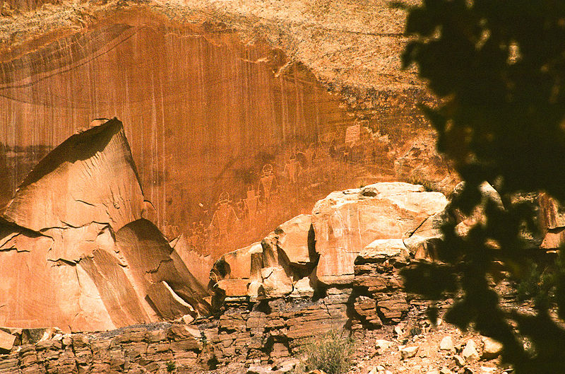 File:Petroglyphs (3678806273).jpg