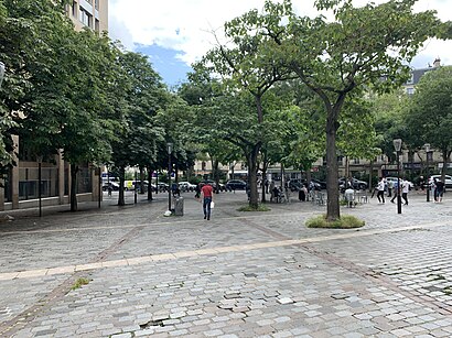 Comment aller à Place Jean Rostand en transport en commun - A propos de cet endroit