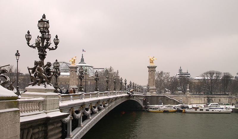 File:Pont Alexandre III sous la neige - janvier 2013.jpg