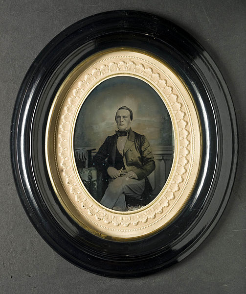 File:Porträtt, med. dr. G A Olander, ca 1859-60 - Nordiska Museet - NMA.0052906 1.jpg