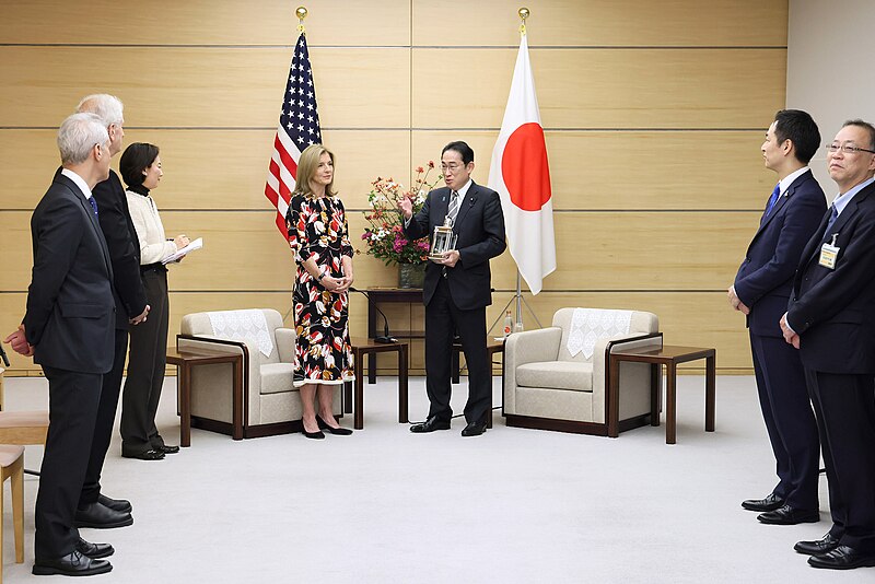 File:Prime Minister Fumio Kishida and Caroline Kennedy (05).jpg