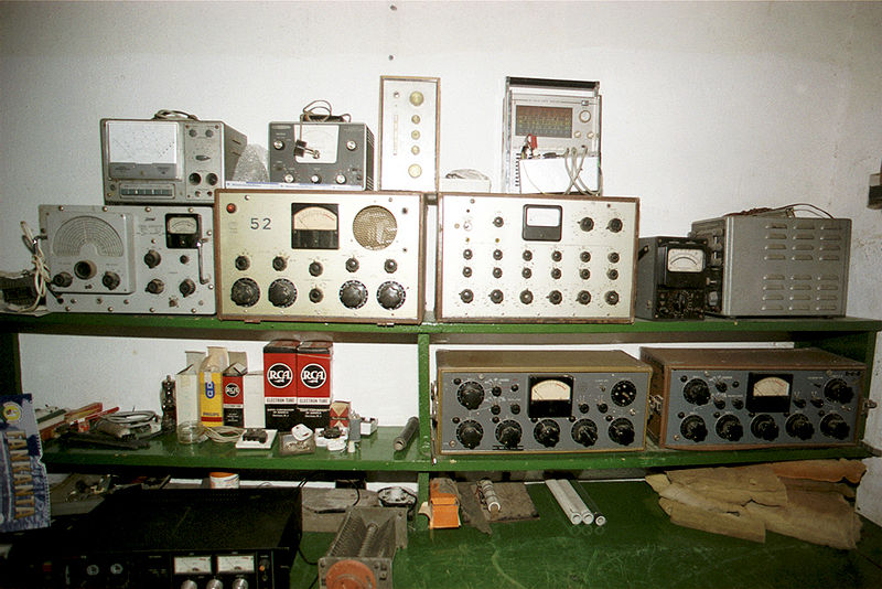 File:Radio syd 2000 equipment.jpg