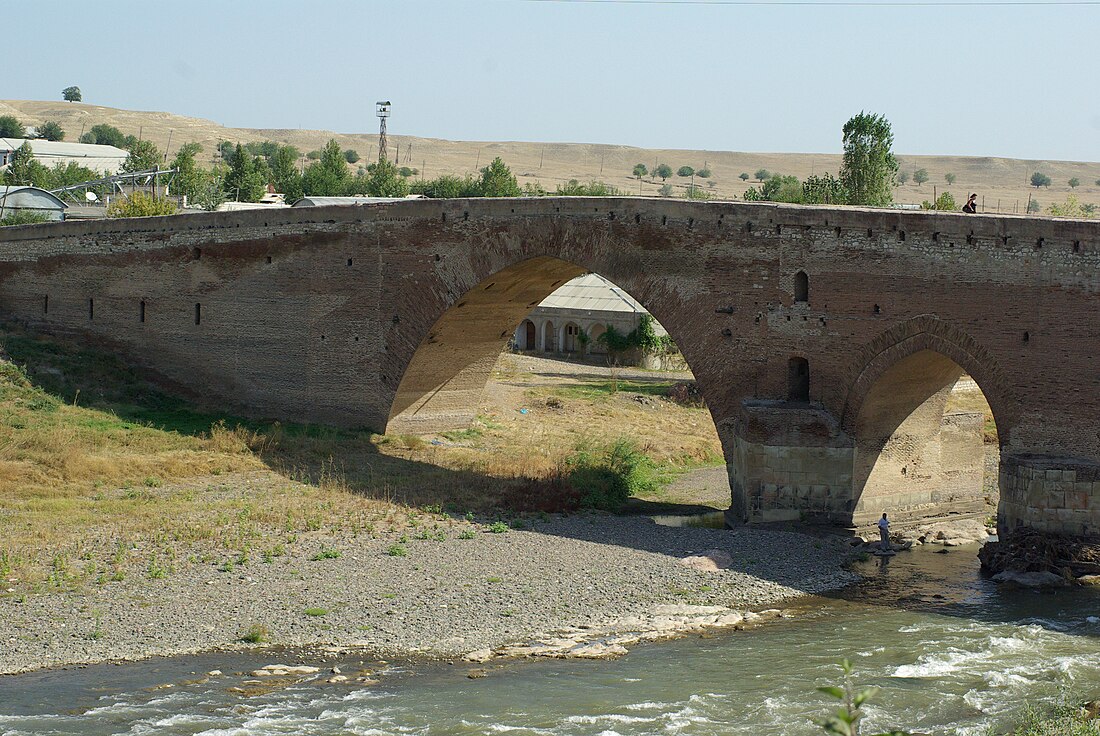 Rote Brücke (Chrami)