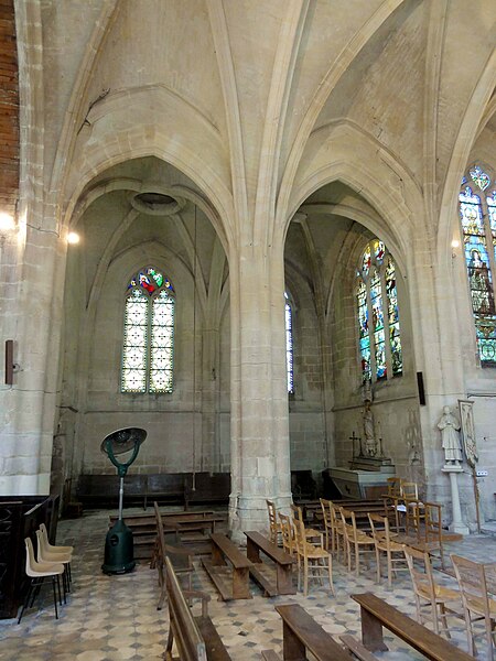 File:Roberval (60), église Saint-Remy, croisée du transept, vue vers le nord.JPG