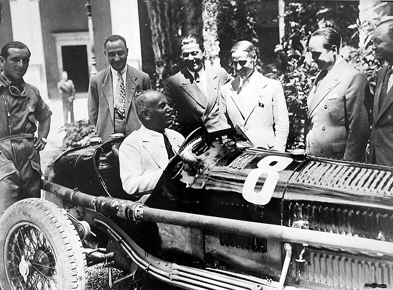 Fail:Roma, 19 agosto 1932. La Squadra Corse Alfa Romeo.jpg