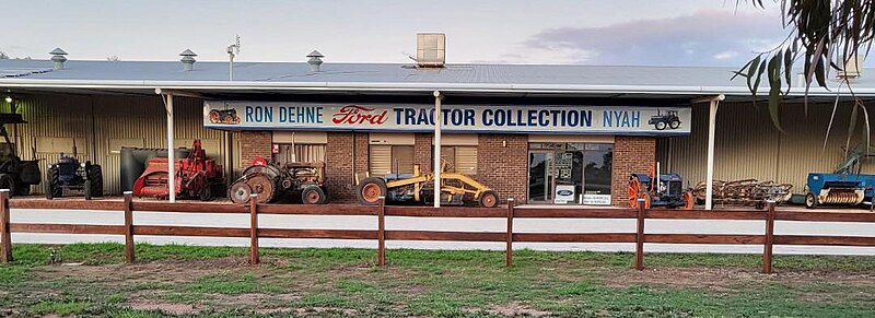 File:Ron Dehne Ford Tractor Collection at Nyah.jpg