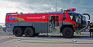 Rosenbauer Panther 6x6 à l'aéroport de Dortmund