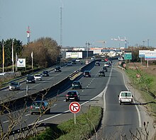 Dual carriageway near La Rochelle, France Route nationale 137 a La Rochelle * Perigny (17, France).JPG