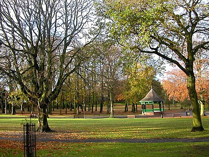 How to get to Caldecott Park with public transport- About the place