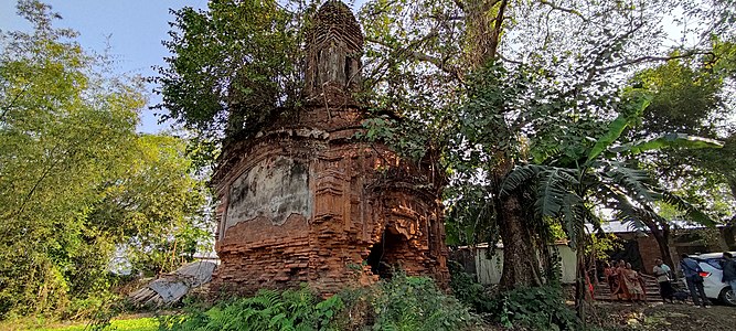 A ruined Pancharatna temple at Mahurkismat.