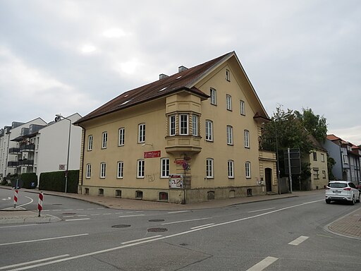 Saarstraße 1, 1