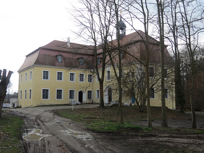 File:Schloss Neuhausen 2.jpg