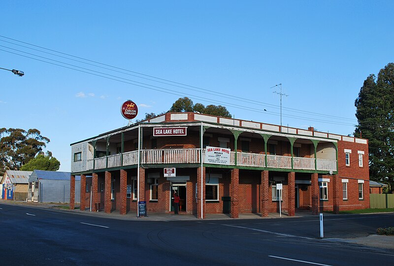 File:Sea Lake Hotel.JPG