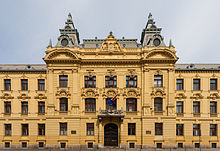 Sede de los Ferrocarriles Croatas, Zagreb, Croacia, 2014-04-13, DD 01.JPG