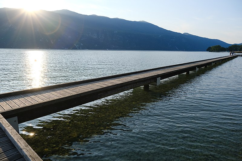 File:Sentier pédestre "Au fil de l'eau" (51043256803).jpg